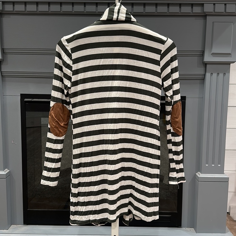 Reborn J Cardigan - Picture 2 of 5